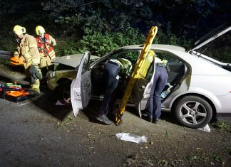 Der Fahrer dieses Pkw wurde bei dem Unfall schwer verletzt.