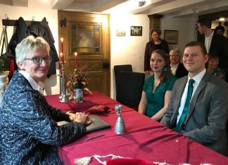 Trauzimmer n den Kutscherstuben in Düssel. Foto: Sabine Drasnin