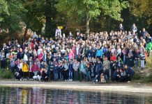Über 200 Kinder und ihre Betreuer bei einer Ferienfreizeit im Erlebnispark Schloss Dankern. Foto: privat/Archiv