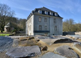 Das Schloss Hardenberg bei Neviges wird in den kommenden Jahren weiter saniert. Foto: Mathias Kehren