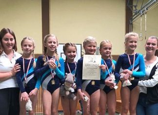 Carolin, Annais, Hannah, Paulina, Lea und Ella mit ihren beiden Betreuerinnen Jessica (l.)Hubrich und Johanna Willmann (r.).