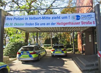 Seit dem 15. Oktober ziert ein großes Banner die "alte Polizeiwache" an der Nedderstraße in Velbert-Mitte. Foto: Polizei