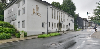 In der Stadthalle Neviges sollen Wohnungen entstehen. Foto: Mathias Kehren