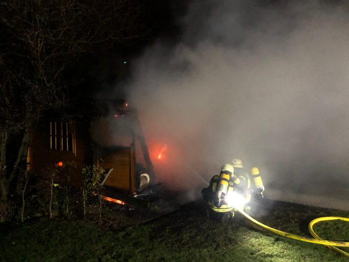Das Gartenhaus in Tönisheide wurde ein Raub der Flammen.