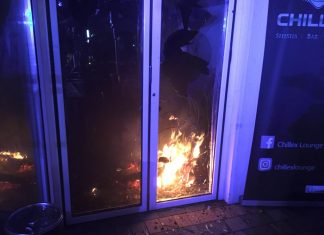 Feuer in der Sisha-Bar am Alten Steinhaus in Ratingen. Foto: Feuerwehr