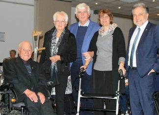 (v.l.) Hans Stauff, Anni Kirse, stv. Landrat Ernst Buddenberg, BSG-Vorsitzende Sigrid Ehrhard und Bürgermeister Thomas Dinkelmann. Foto: Kreisstadt Mettmann