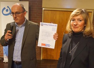 Elke Klingbeil vom Vorstand der Lebenshilfe und Lars Glindemann von der SSVg haben eine engere Kooperation vereinbart. Foto: privat
