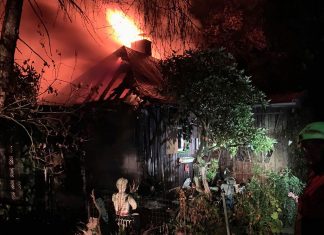 Bei Eintreffen der Wehr stand das Einfamilienhaus schon voll in Brand. Foto: Feuerwehr