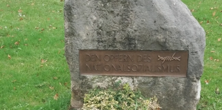 Das Treffen findet Freitag am Gedenkstein auf dem Gelände des Rathauses statt. Foto: SPD Wülfrath