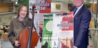 Dr. Bettina Heimsoeth, Chefin des Flora Sinfonie Orchesters, und Filialdirektor Ulrich Hamacher stellten das geplante Programm für das Neujahrskonzert vor. Foto: Sparkasse