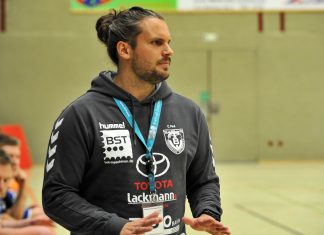 Kann am Samstag schon den Aufstieg mit seiner Mannschaft schaffen: TBW-Trainer Christian Paul Foto: Mathias Kehren