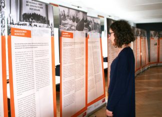 Im Rathaus kann die Ausstellung „Mütter des Grundgesetzes“ während der Öffnungszeiten besucht werden. Foto: Kreisstadt Mettmann