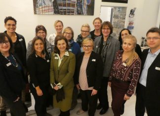 Bei einem Netzwerktreffen haben sich die Preisträgerinnen des Unternehmerinnenbriefes ausgetauscht. Foto: Kreisstadt Mettmann
