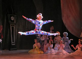 Das Ensemble des Russischen Staatstheaters für Oper und Ballett Ufa gastiert mit dem Ballett "Nussknacker" im Stadttheater. Foto: Veranstalter