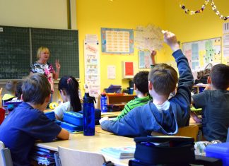 Trinkwasser kommt nicht einfach aus dem Wasserhahn. Der Umweltunterricht der Ratinger Stadtwerke wurde von örtlichen Schulen gut angenommen. Foto: Stadtwerke Ratingen