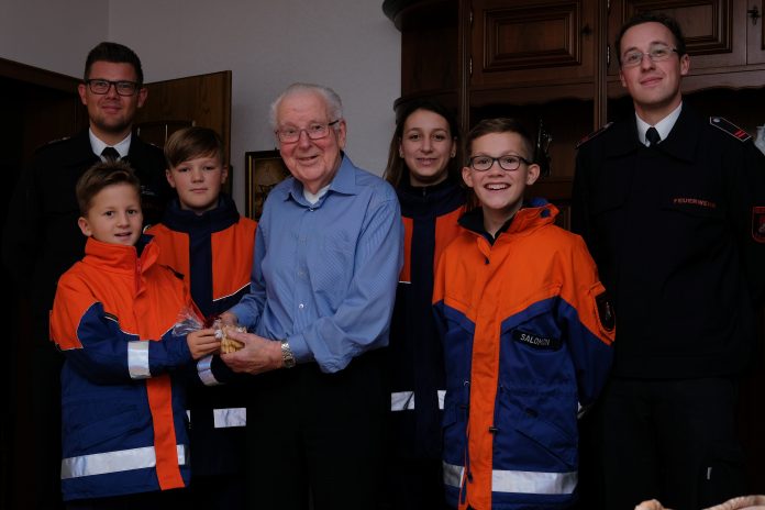 Kurt Kaul ist mit einem Alter von über 90 Jahren das älteste Mitglied der Feuerwehr Wülfrath. Foto: Feuerwehr Wülfrath