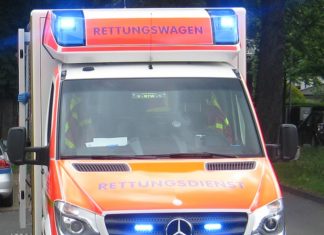 Ein Rettungswagen brachte die schwer verletzte Elfjährige in ein Krankenhaus. Foto: Symbolbild, Feuerwehr Mettmann