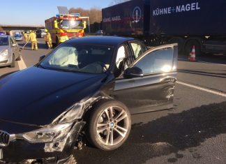 Die Unfallstelle auf der BAB 52 in Fahrtrichtung Düsseldorf. Foto: Feuerwehr Ratingen