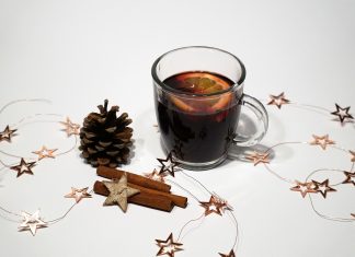 Gilt auch zur Weihnachtszeit: Regelmäßiger und übermäßiger Genuss von Alkohol wirkt sich negativ auf die Gesundheit aus. Foto: Symbolbild, pixabay