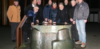 Das Denkmal auf dem Lavalplatz ist um die „Erinneringe“ für zwei weitere Jahre gewachsen. Foto: Privat