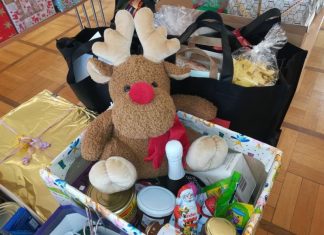 Viele Geschenke: Die Weihnachtstüten-Aktion der Tafel Niederberg ist ein Erfolg gewesen. Foto: Privat