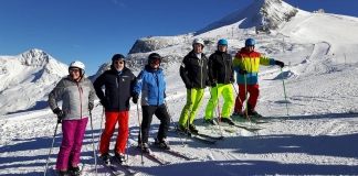Die Velberter Skifreunde auf dem Hintertuxer Gletscher. Foto: privat