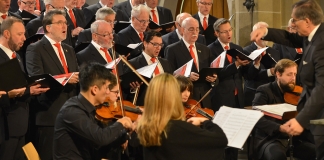 Wülfrath und die Streicher von der Folkwang-Universität begeisterten ihr Publikum. Foto: Mathias Kehren
