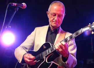 Er trat bei zahlreichen nationalen und internationalen Jazzfestivals auf: Gitarrist Ali Claudi. Foto: Privat