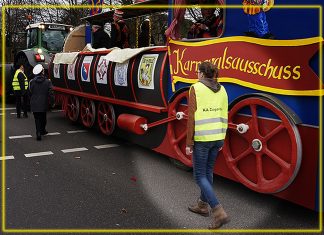 Wer den Ratinger Rosenmontagszug als "Wagenengel" begleiten möchte, sollte sich bei Zugleiter Arthur Lenhardt melden. Foto: KA Ratingen