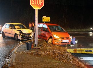 Die Unfallörtlichkeit in Ratingen: Vier Verletzte und hoher Sachschaden waren die Folgen des Zusammenstoßes. Foto: Polizei Mettmann