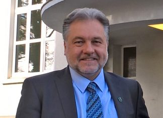 Bürgermeister Thomas Dinkelmann bietet donnerstags von 16 bis 18 Uhr Sprechstunden an. Foto: Kreisstadt Mettmann