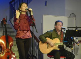 Lei und Uli sorgen im Januar im Kommunikations-Center für Unterhaltung. Foto: Privat