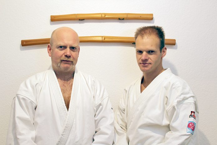 Trainer Benedikt und Patrick zeigen einen Querschnitt der Jiu-Jitsu-Techniken. Foto: privat