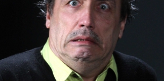 Der “Rheinsachse” Steffen Lutz Matkowitz (Kabarett Leipziger Brettl spricht über Dinge, die eigentlich gar nicht zum Lachen sind, aber trotzdem zum Lachen bringen. Foto: Privat
