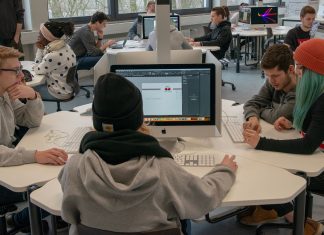Moderne Ausstattung: Am Berufskolleg Neandertal sind insgesamt 127 neue Apple-Computer verfügbar. Foto: Berufskolleg Neandertal