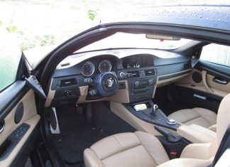 Die, offenbar auf Wagen der Marke BMW spezialisierten, Täter entwendeten Fahrzeugteile: Hier das Lenkrad samt Airbag. Foto: Polizei