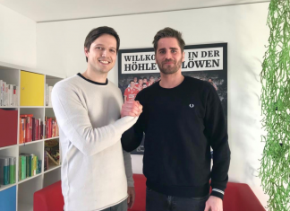 Top-Transfer gelungen: Bundesligaspieler Alexander Oelze mit SG-Geschäftsführer Bastian Schlierkamp. Foto: SG Ratingen