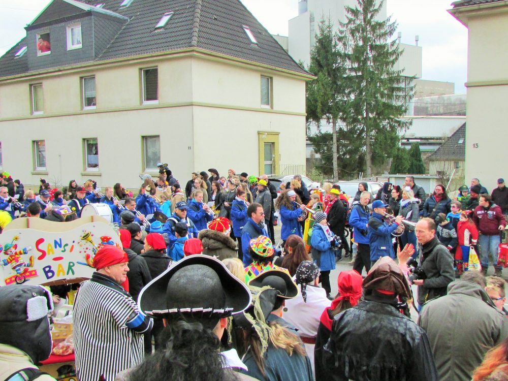 Zug in Rohdenhaus