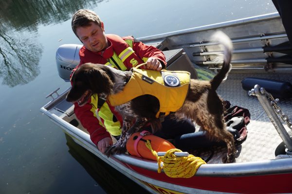 Einheiten der "International Search and Rescue" haben die Suche am Grünen See unterstützt. Foto Feuerwehr Ratingen