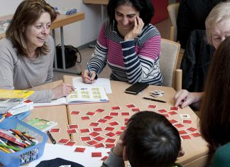 Geflüchtete und Einheimische treffen sich in Wülfrath zum Sprachtreff.