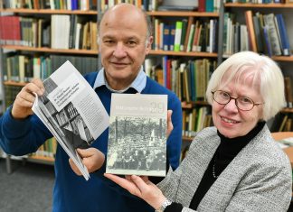 Christoph Schotten und Jutta Scheidsteger mit dem neuen Band der Historischen Beiträge. Foto: Mathias Kehren