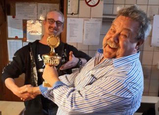 Da war die Freude riesengroß: Hans-Willi Joram (r.) und Martin Leonhardt sind Pokalsieger geworden. Foto: privat