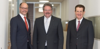 Zufrieden mit dem Geschäftsjahr 2018: der HRV-Vorstand Wolfgang Busch, Jörg Buschmann und Josef Stopfer. Foto: Sparkasse