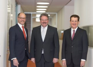 Zufrieden mit dem Geschäftsjahr 2018: der HRV-Vorstand Wolfgang Busch, Jörg Buschmann und Josef Stopfer. Foto: Sparkasse