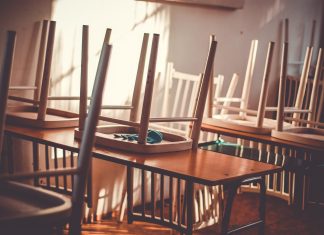 Mit dem Ende des Schulhalbjahres werden die Zeugnisse verteilt - das sorgt nicht selten für Kummer. Foto: Symbolisch (pixabay)
