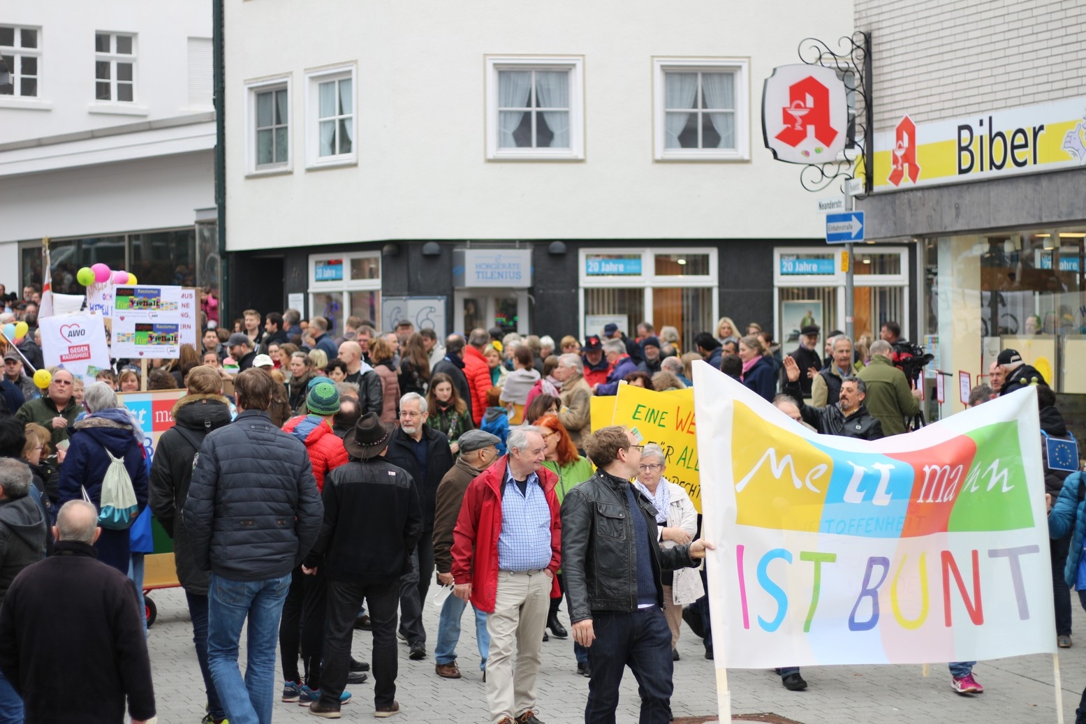 Demonstration gegen Rechts im März 2019 - Mettmann ist bunt. Foto: André Volkmann