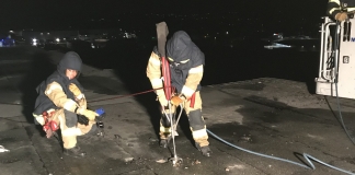 Das Cobra-Schneidlöschsystem im Einsatz. Foto: Feuerwehr Ratingen