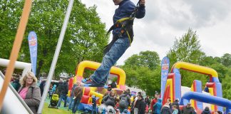 Am 1. Mai findet das traditionelle Kinderfest am Schloss Hardenberg in Neviges statt. Archivfoto: Mathias Kehren