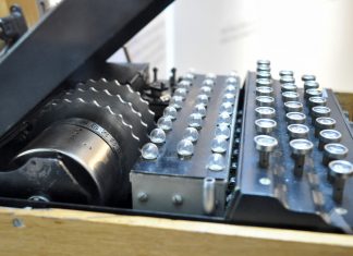 Die bekannte Enigma nutzt Peter Gerwinski als Beispiel, um die Funktionsweisen von Maschinen zu erklären. Foto: Peter Gerwinski