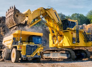 Der PC 4000-11 von Komatsu, der größte Bagger in Deutschland, ist am 25. und 26. Mai bei den Steinbruchtagen in Hahnenfurth zwischen Wülfrath und Mettmann zu sehen. Fotos: Kalkwerke Oetelshofen